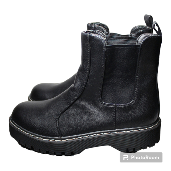 Sincerely Jules Hippie Chelsea Boot - Picture 4 of 7